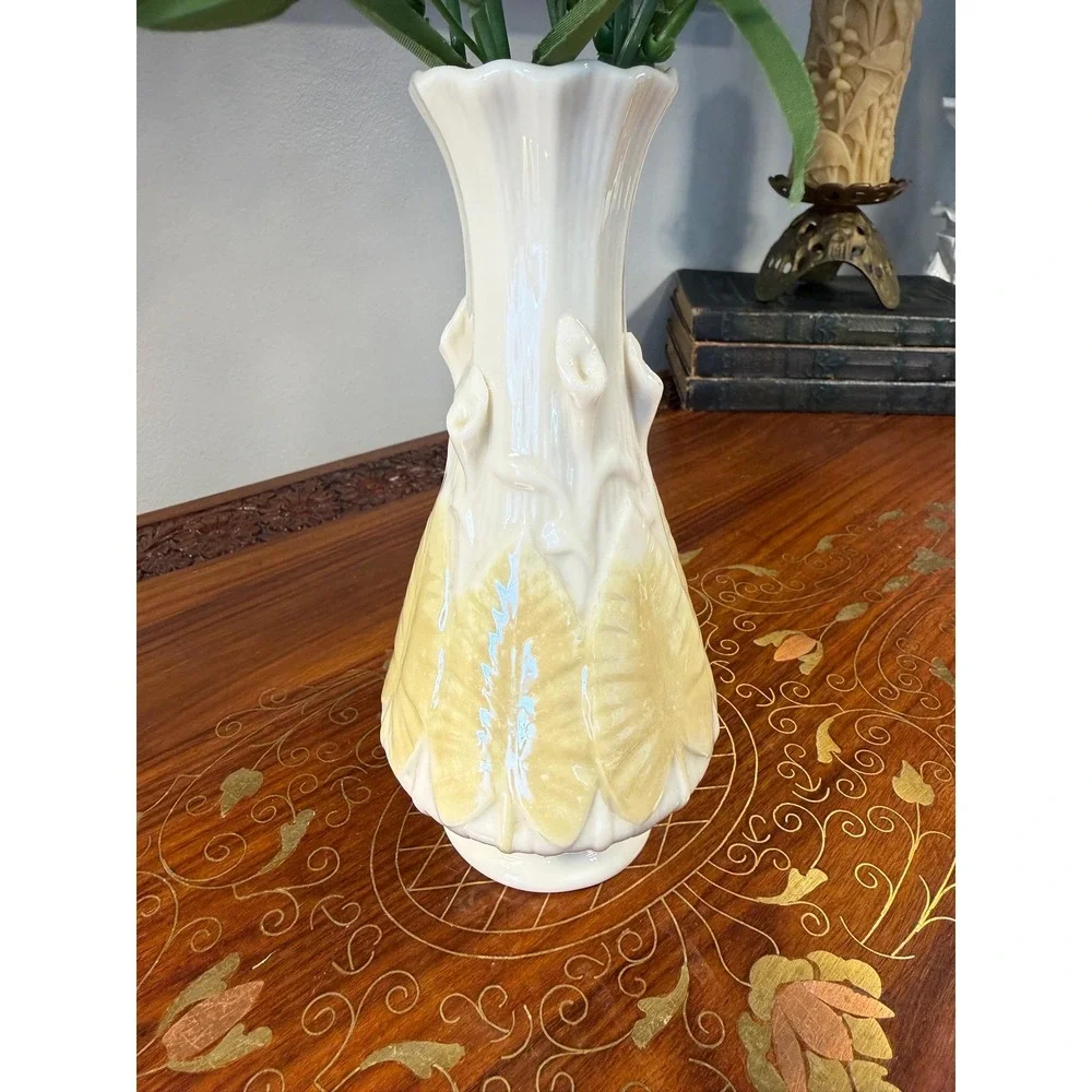 Vintage Belleek Calla‎ Lily Vase • Irish Parian China Floral Bud Vase 1955–1965